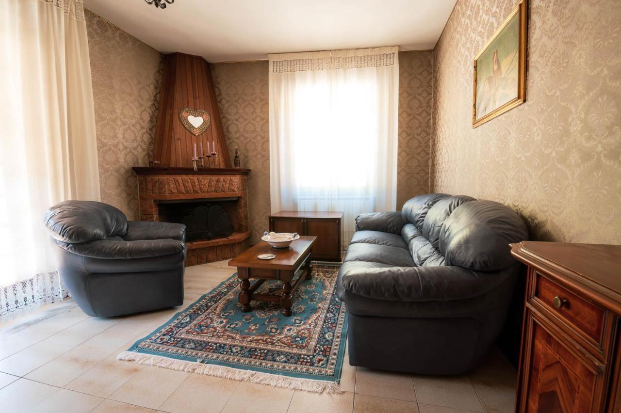 Casa Vacanze Dante Bed and Breakfast Gorfigliano Esterno foto